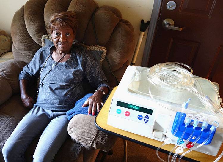 Anne Hickman, 74, uses peritoneal dialysis at home while she sleeps.