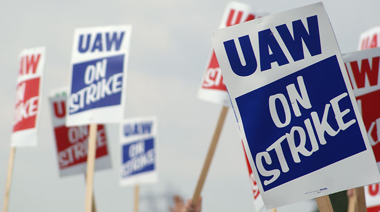 United Auto Workers union members who went on strike Saturday at a Stellantis casting plant in Indiana are returning to work after ratifying a deal with the company. - FILE PHOTO: Samantha Horton/IPB News