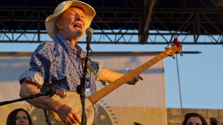Pete Seeger, Folk Music Icon And Activist, Dies At 94