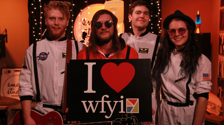 Justin Renner performs with Hex Mundi for WFYI's Small Studio Sessions - WFYI