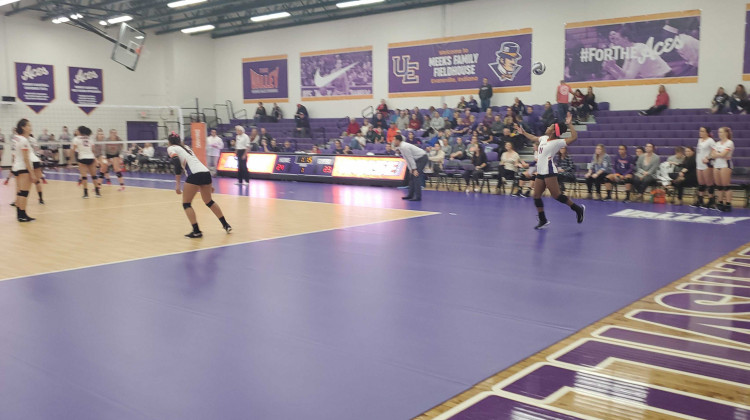 University of Evansville women's volleyball team plays against conference opponent Bradley University. - Samantha Horton/IPB News