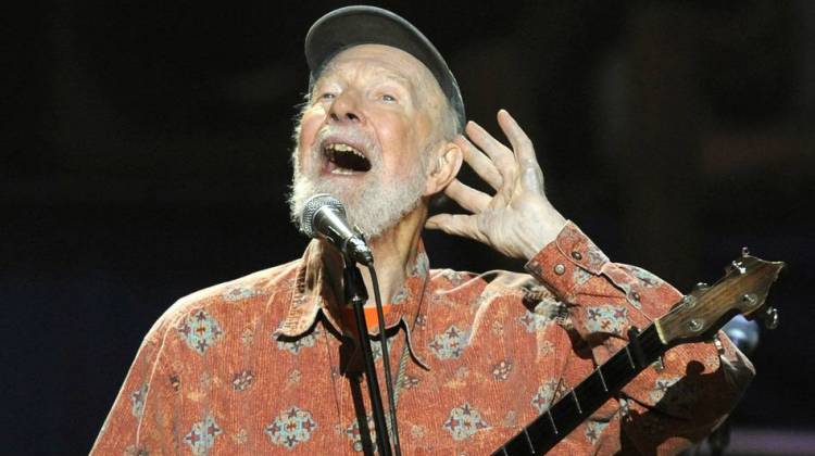 Pete Seeger And The Public Choir