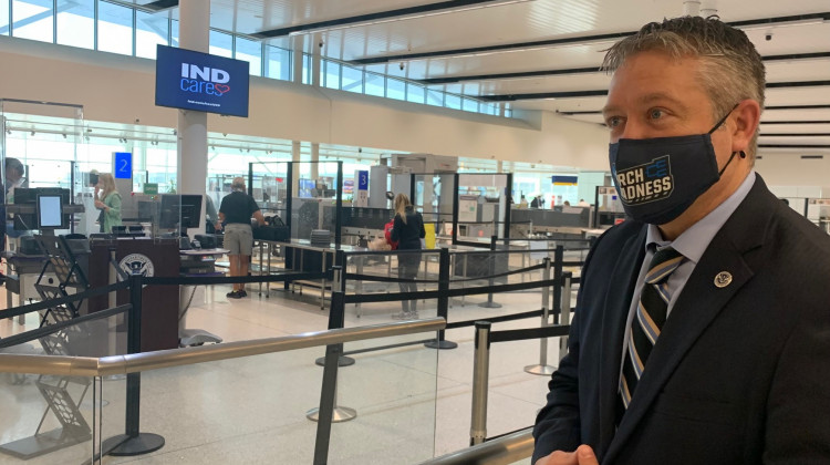Indianapolis International Airport Security. (Jill Sheridan WFYI)