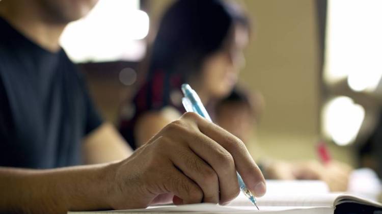 Hispanics Struggle To Graduate: An Issue of School Choice?