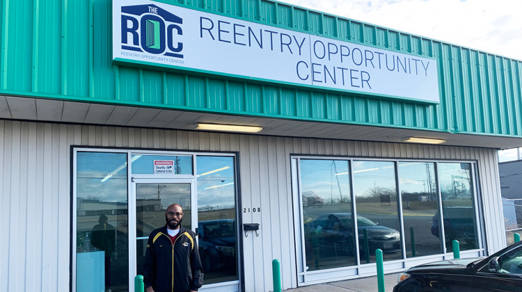 D'Markus Thomas-Brown stands in front of the Reentry Opportunity Center in Columbia, Missouri. The center aims to link people leaving prison to community resources they might need. - (Sebastián Martínez Valdivia/Side Effects Public Media)