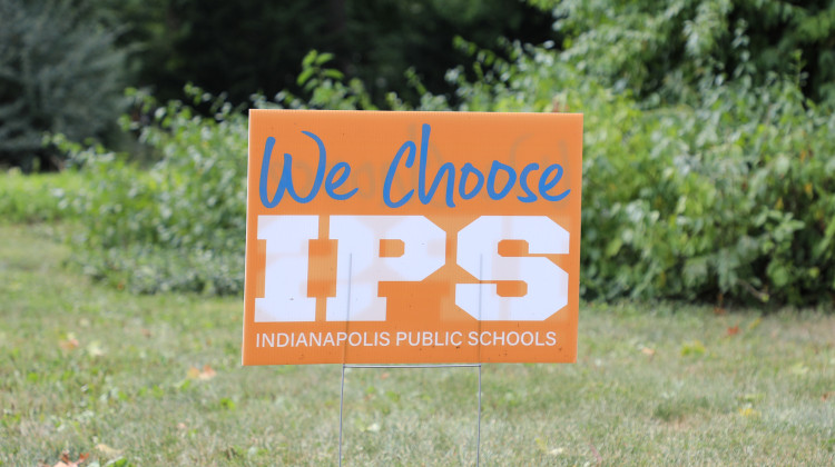 A yard sign created by Indianapolis Public Schools to show support for the district. - Eric Weddle/WFYI
