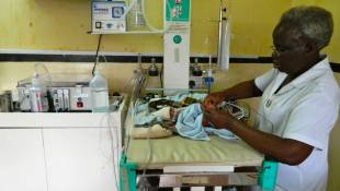 Inexpensive Aquarium Bubbler Saves Preemies Lives