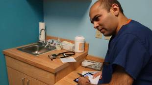 Doctors Say Telemedicine Can't Replace In Person Addiction Care