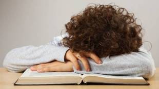 Less Sleep, More Time Online Amp Up Teen Depression Risk