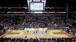 Notre Dame vs. UConn: NCAA Women's Final Matches Two Undefeated Teams