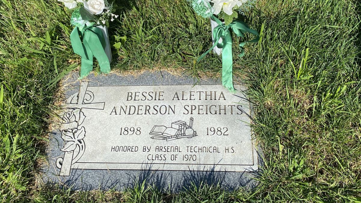 Gravestone for Bessie Speights, placed by the Arsenal Technical High School class of 1970.