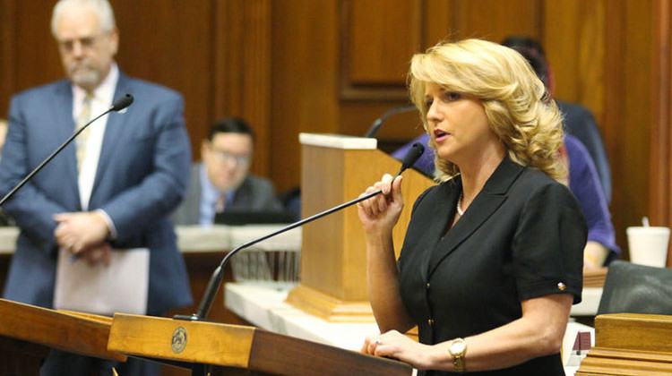 Rep. Karlee Macer speaks on the House floor. - Lauren Chapman/IPB News