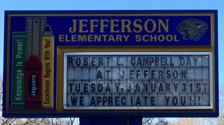 A sign outside Jefferson Elementary School at 601 Jackson St. in Gary, Ind. (Michael Puente/WBEZ)