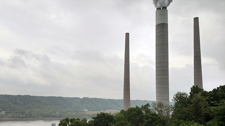 The Clifty Creek Power Plant in Madison, Indiana. - Wikimedia Commons