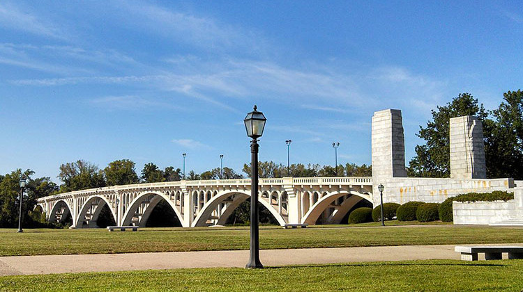 Deterioration Closes Wabash River Span's Pedestrian Approach