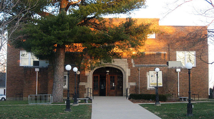 Front of the Hoosier Gym in Knightstown, Indiana. - Nyttend/public domain