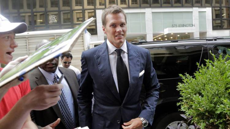 Brady Continues Fighting 'Deflategate' Suspension