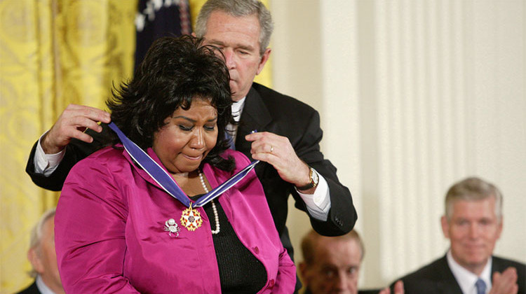 George W. Bush awards Franklin the Presidential Medal of Freedom at the White House in 2005. - Douglas A. Sonders/Getty Images