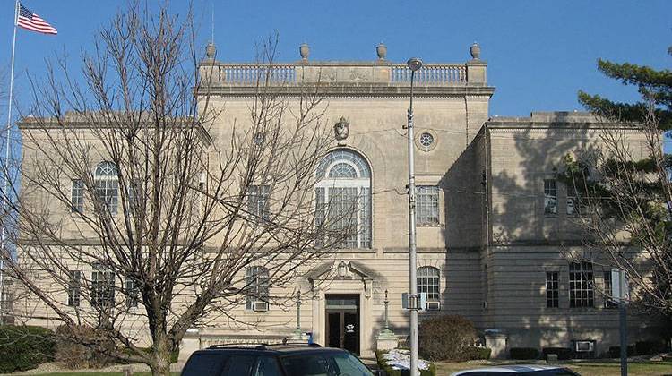 The Lawrence County Courthouse in downtown Bedord. - public domain