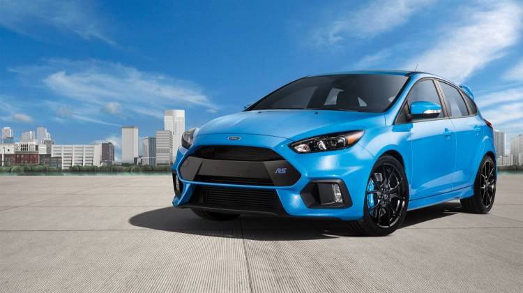 Ford Focus RS Backs Up Bold Color Choice