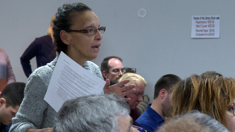 Maritza Lopez, president of the East Chicago Calumet Coalition Community Advisory Group, at the EPA hearing for Zone 1 on Nov. 29.  - (Rebecca Thiele/IPB News)