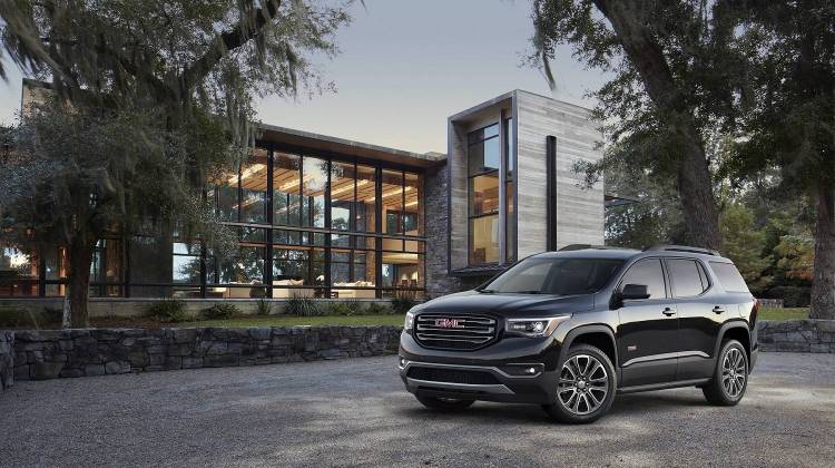 GMC Acadia All Terrain Attends New Ball