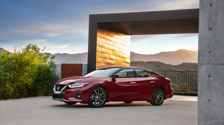 2019 Nissan Maxima:  The Four-Door Stealth Cruiser