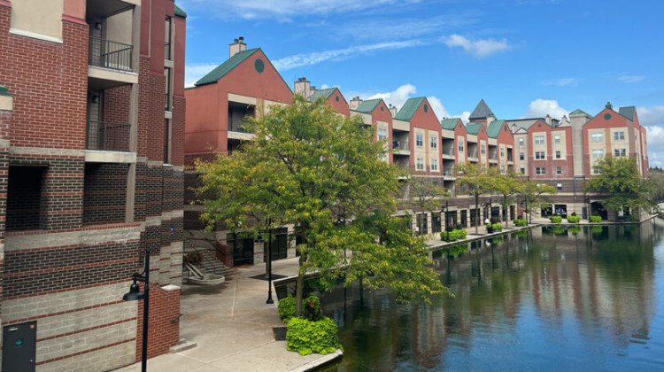 Purdue University to purchase apartments along Indianapolis canal, part of expansion effort in the city