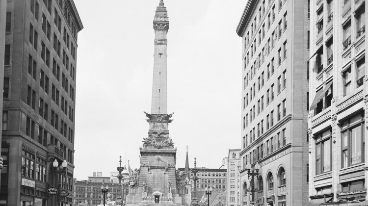 Indianapolis' Dedication To Veterans Centers On Downtown Monument