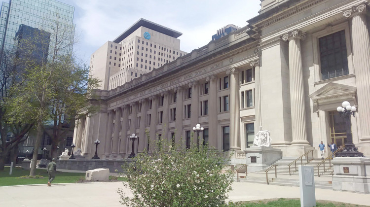The US Department of Labor says an Indianapolis business owner continues to violate labor practices despite a 2022 federal court judgment. The Labor Department wants a judge to hold the employer in contempt. - Lauren Chapman / WFIU/WTIU News