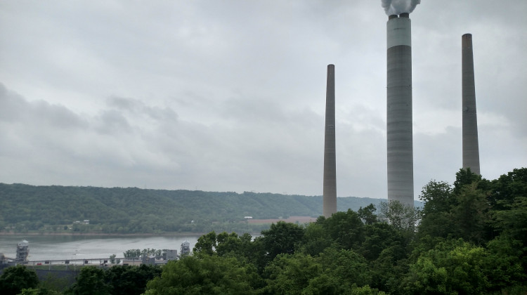 The Clifty Creek Power Plant near Madison, Indiana.  - (Wikimedia Commons)