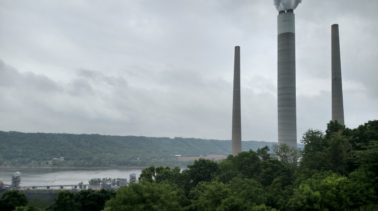 The Clifty Creek Power Plant near Madison, Indiana.  - (Wikimedia Commons)