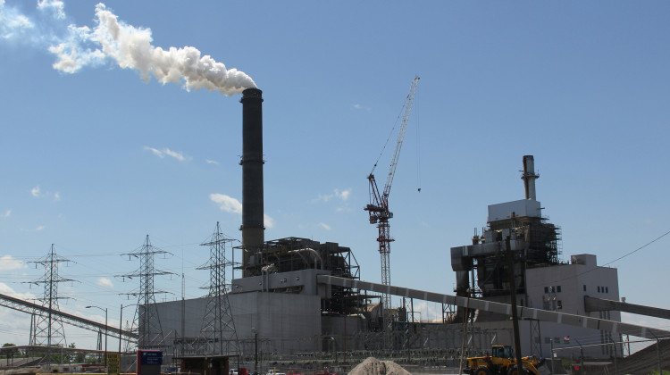 The F.B. Culley coal plant in Warrick County, 2011. A unit at CenterPoint Energy’s plant has been shut down since June due to an issue with its boiler feed pump turbine. It's not clear when it will be back online. - Peter Burzynski
/
Wikimedia Commons