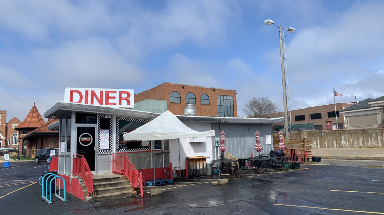 Broadway Diner owner Dave Johnson has been using the downtown fixture as a base to provide meals for families and unhoused people in central Missouri. - (Sebastian Martinez Valdivia/Side Effects Public Media)