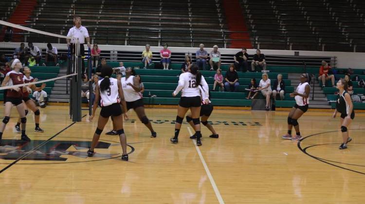 Arsenal Tech volleyball team plays a match. - Indianapolis Public Schools