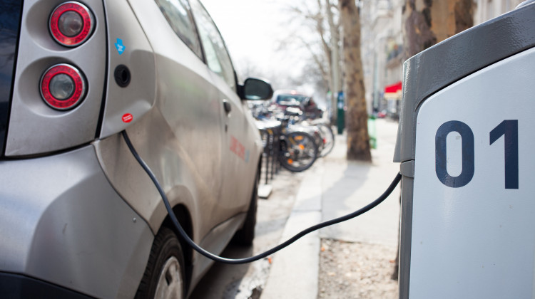 An electric car charging station in Sweden. - (Håkan Dahlström/Wikimedia Commons)