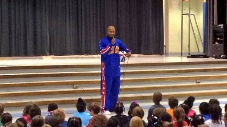 Globetrotter Discusses ABCs Of Bullying