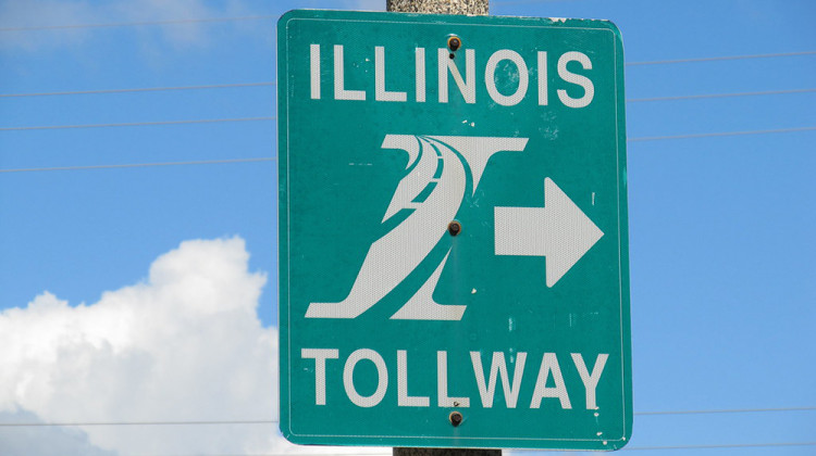 The Illinois Tollway is eliminating cash toll collections and will accept only I-Pass, E-ZPass or online payments.  - Illinois Public Radio/CC BY-NC 2.0