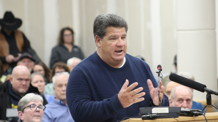 Lafayette Mayor Tony Roswarski spoke out in favor of the ordinance. - (WBAA/Ben Thorp)