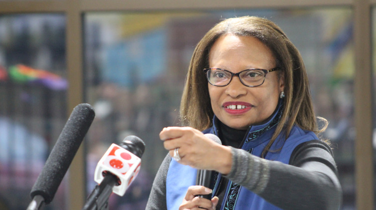 Deputy Secretary of Housing and Urban Development Adrianne Todman congratulates volunteers on their work capturing data on homelessness - WFYI News/Ben Thorp