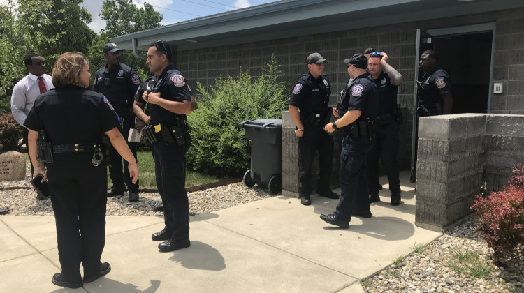 Officers head out for the middle shift starting at 2 p.m.  - Emily Cox/WFYI