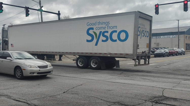 Indianapolis truckers, warehouse workers vote to authorize strike at food-giant Sysco