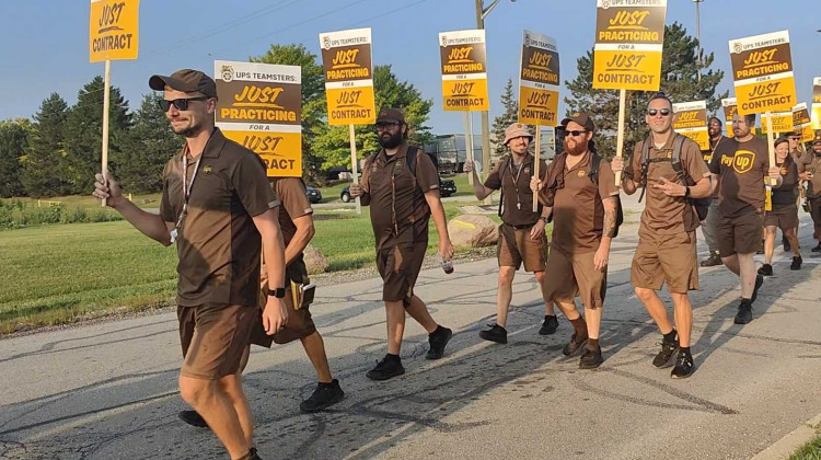Indiana UPS workers demonstrate willingness to strike in practice picket, negotiations set to resume