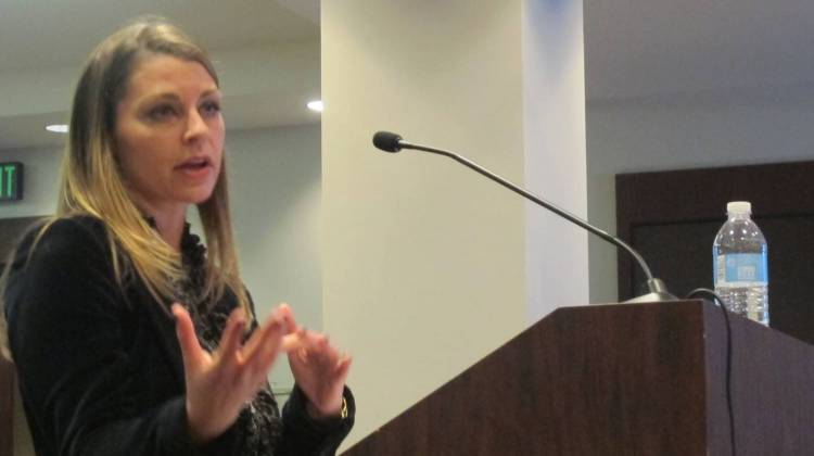 Jessica Conlon of TNTP, presents the organization\’s recommendations to improve Indiana\’s teacher evaluation system - Claire McInerny / StateImpact Indiana