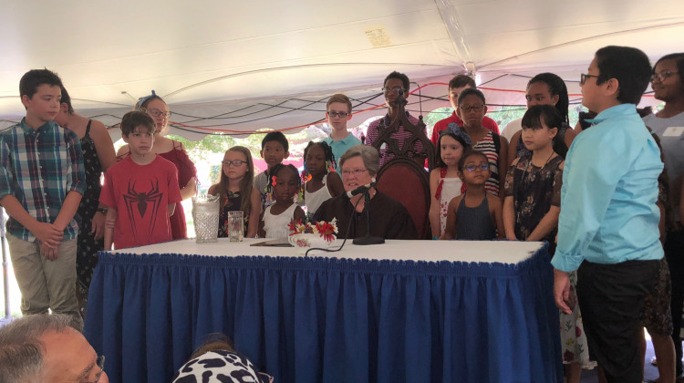 Nearly 100 Citizens Naturalized On Eve Of July Fourth