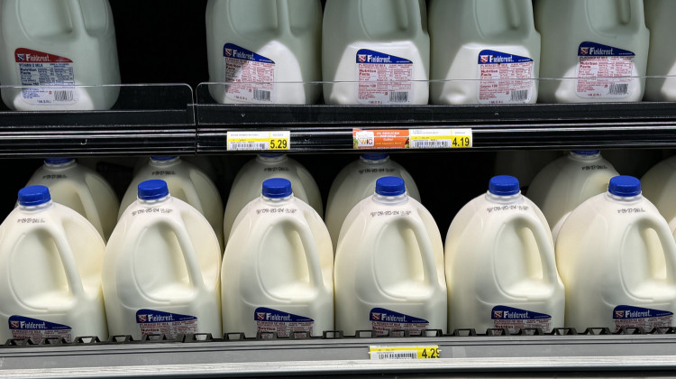 Why do independent grocery stores struggle in Indiana?