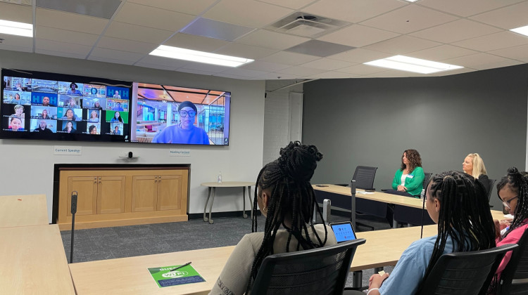 Middle school students in Louisville met with nurses who talked about their careers. - Morgan Watkins / Side Effects Public Media