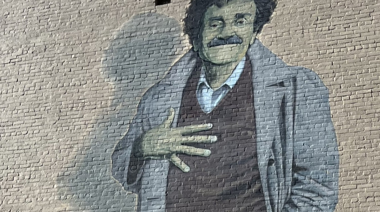 Vonnegut mural is on Mass Ave. (Jill Sheridan WFYI)