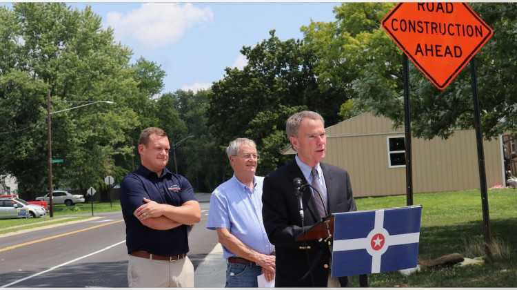 Indianapolis Mayor Joe Hogsett and city leaders mark completion of southside stormwater project. - Photo: City of Indianapolis