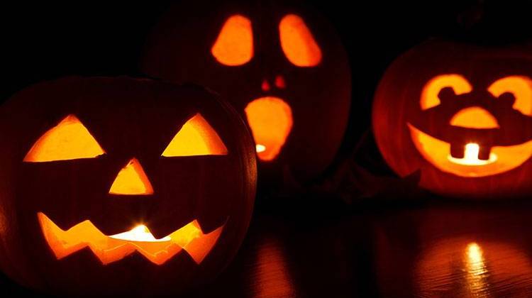 Here's When You Can Expect To See Trick-or-Treaters At Your Door